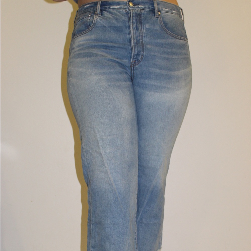 American Eagel Cropped Flare Jean